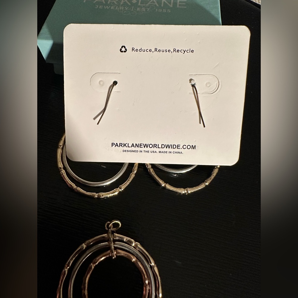Park Lane Bamboo Trio Earring And Pendant NIB
(No necklace for pendant) - Picture 5 of 6